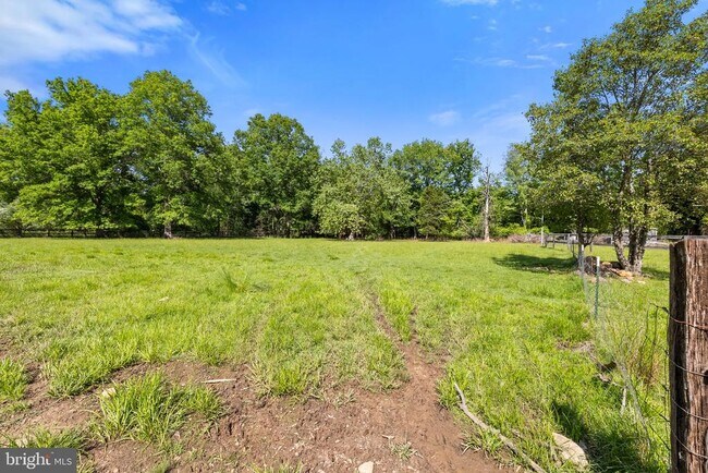 Building Photo - 4301 Mountain View Dr