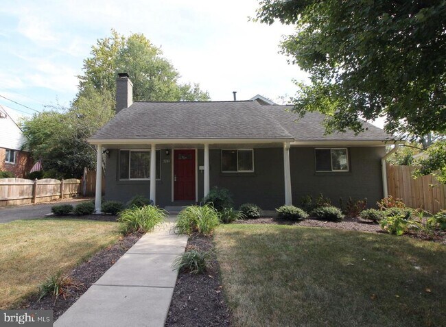 Building Photo - 3287 Annandale Rd