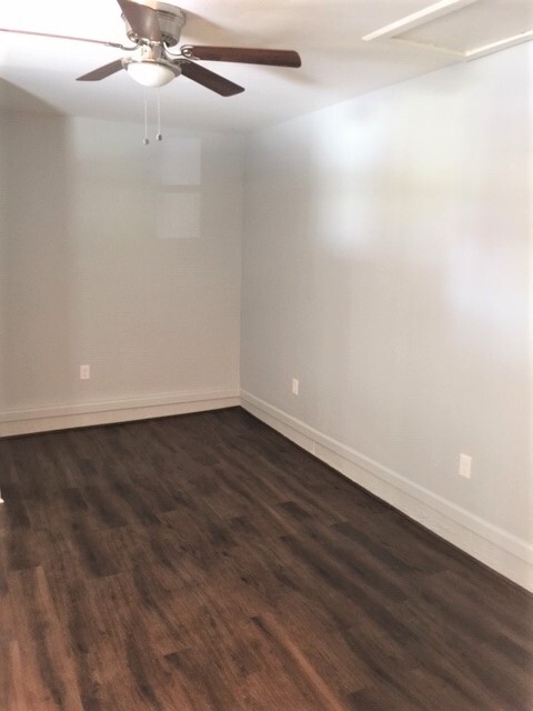 Here is another view of the main room, which also has a ceiling fan. - 3819 Gallatin Pike