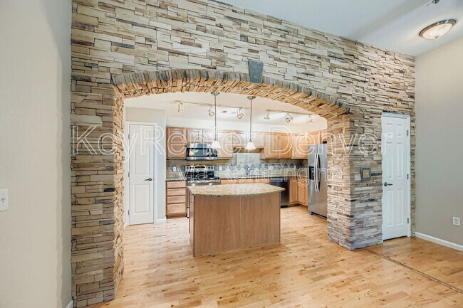 Building Photo - 14122 Sun Blaze Loop