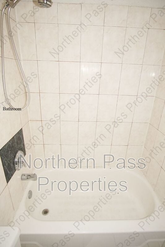 Building Photo - 219 W Rio Grande Ave