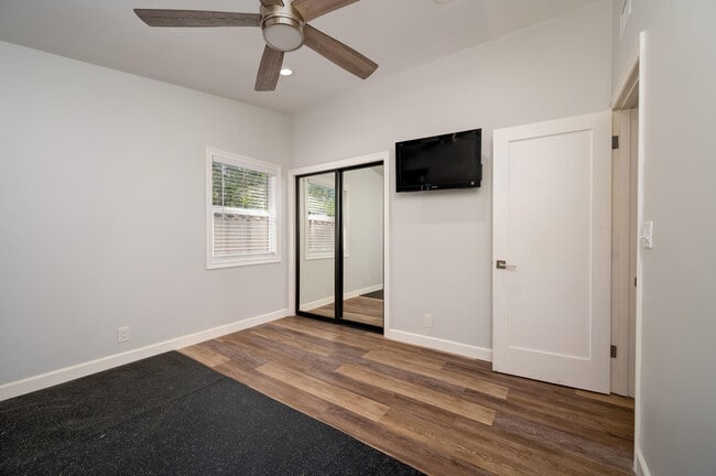 Building Photo - 11192 Martha Ann Dr