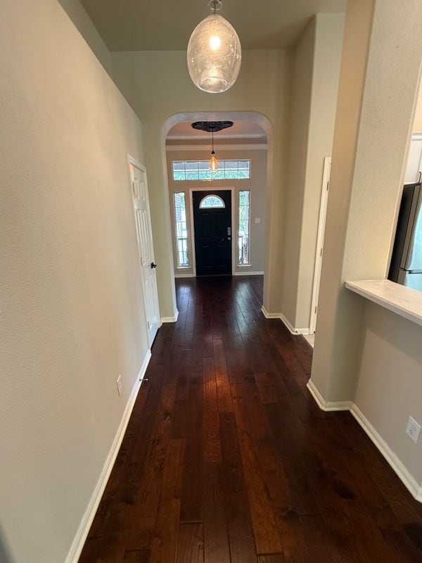 Building Photo - 8711 Laurel Canyon Dr