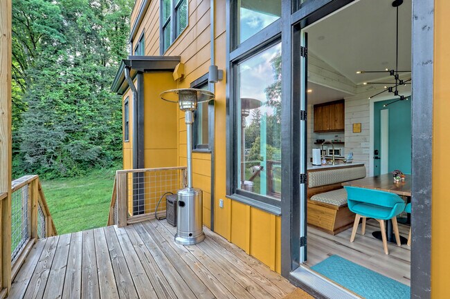 Building Photo - 122 Cannon St