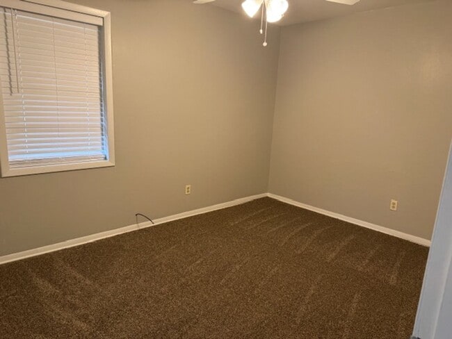 Building Photo - 1822 Cambridge St