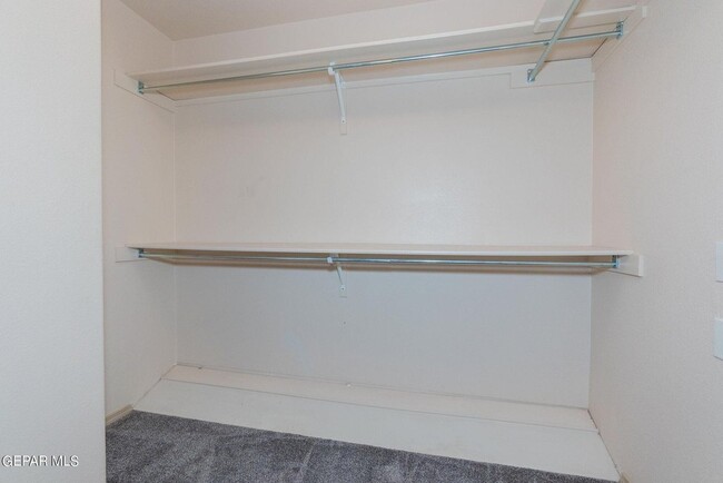 Building Photo - 3274 Maple Point Dr