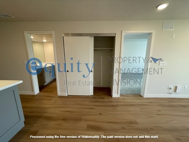 Building Photo - 1032 E 400 S