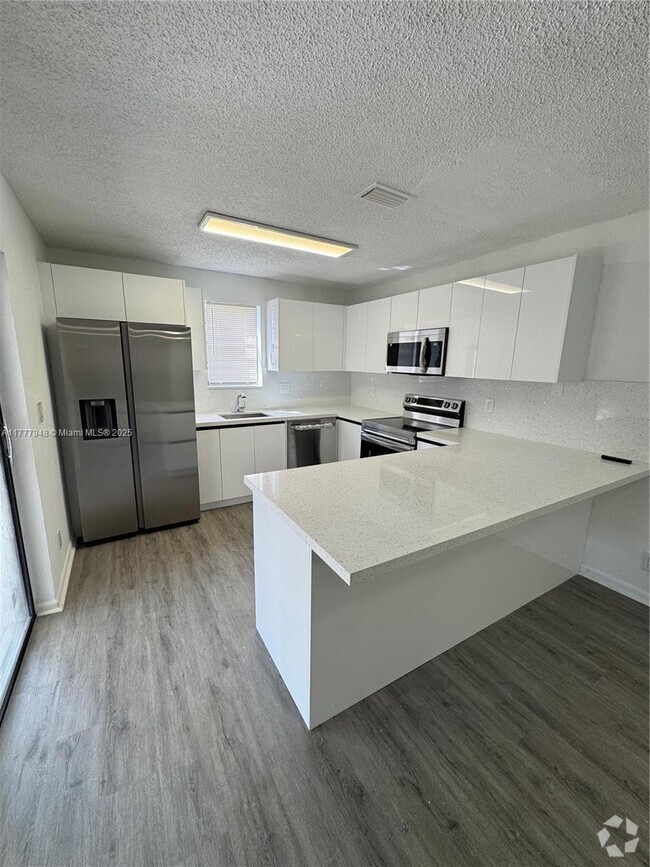 Building Photo - 2530 NW 99th Ave