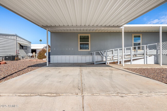 Building Photo - 2650 W Union Hills Dr