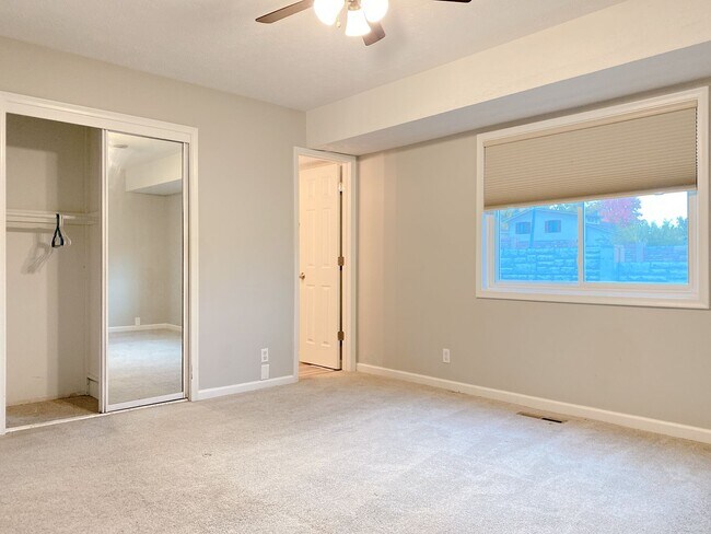 Building Photo - Millard 3 bed 2 bath $1900