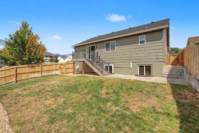 Building Photo - 1005 Scarlet Oak Dr