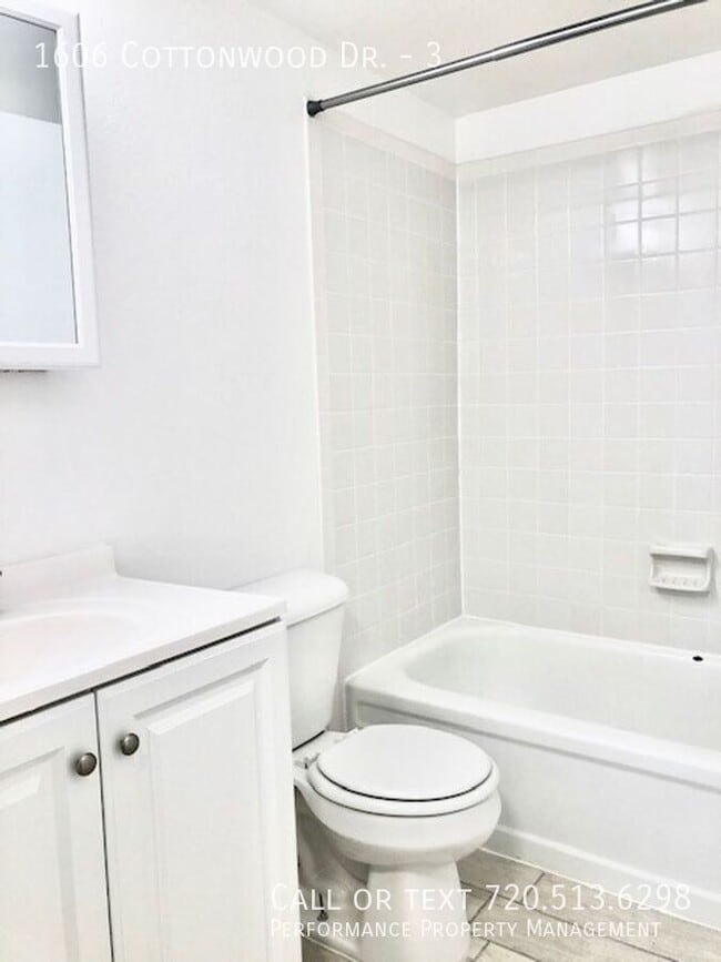 Building Photo - 1606 Cottonwood Dr