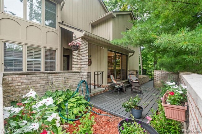 Building Photo - 1109 Ivyglen Cir