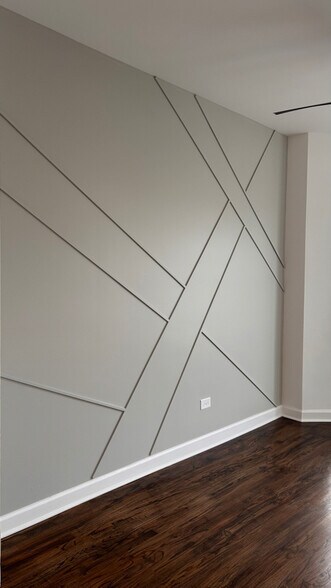 Building Photo - 1657 S Central Park Ave