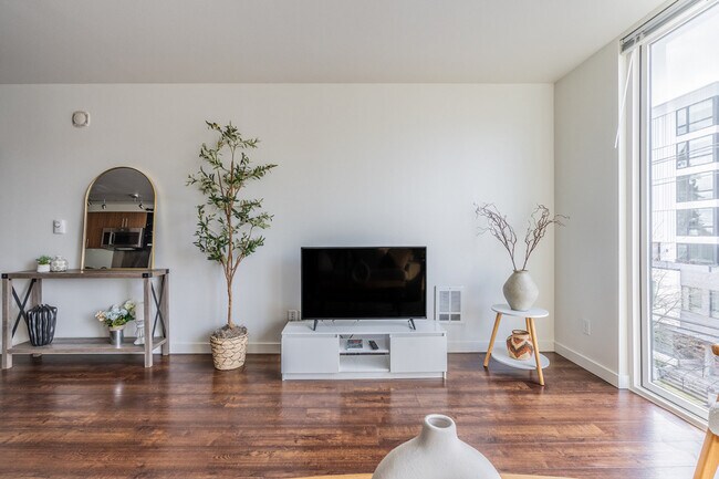 Building Photo - 2407 E Union St