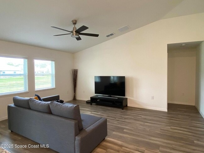 Building Photo - 1186 Dania Cir