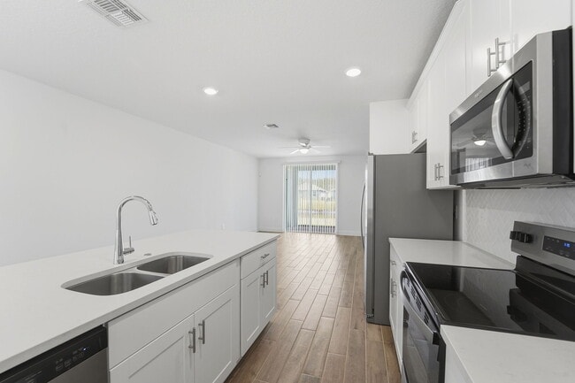 Building Photo - 205 Links Ter Blvd