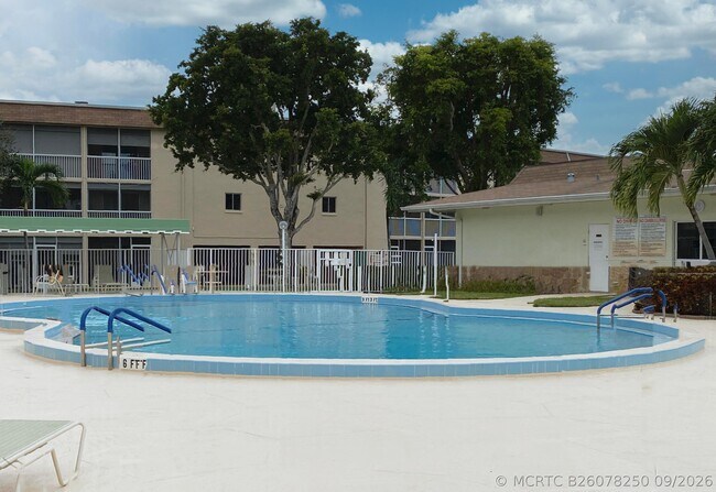 Building Photo - 400 Village Green Cir W