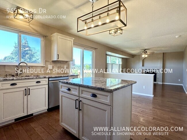 Building Photo - 965 Piros Dr