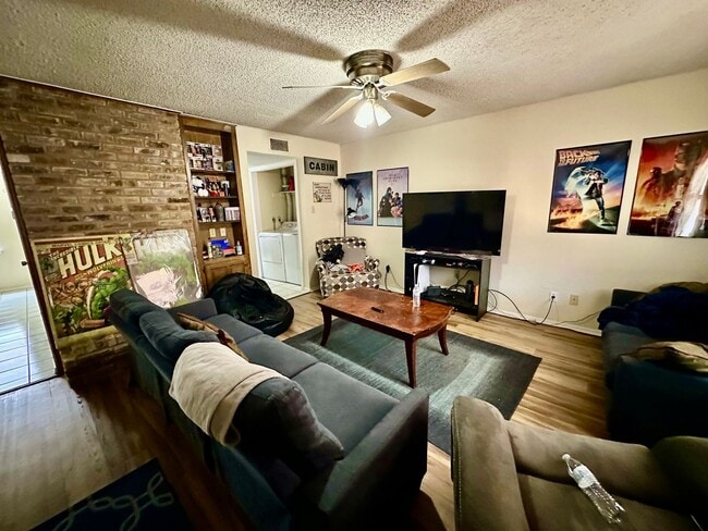 Building Photo - 1421 S 12th St