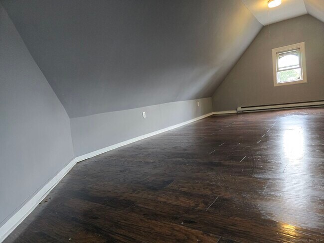 Building Photo - 27 Platt St