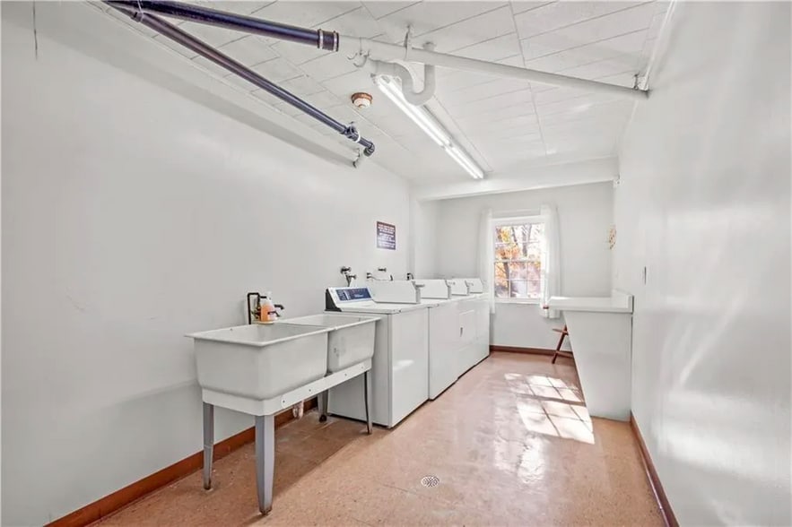 Building Photo - 603 Calais Dr