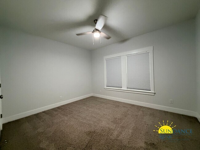 Building Photo - Spacious 5-Bedroom Home in Northern Pines, Fort Walton Beach!