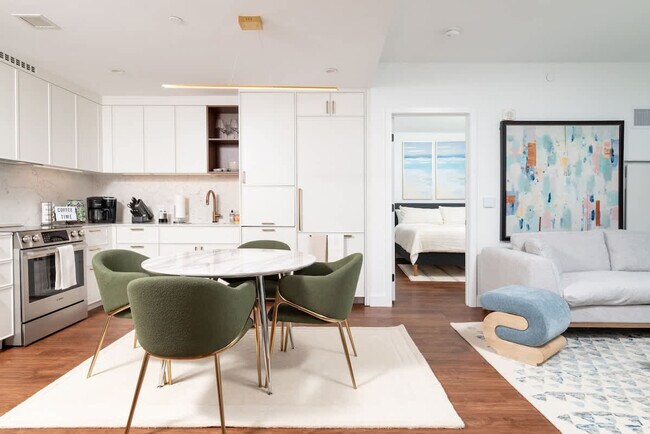 Building Photo - 212 Stuart St