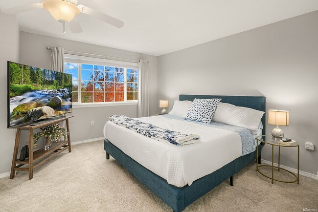 Building Photo - Renton/Talbot area Townhome in gated community!  3 bedroom 3.5 bathroom. Available NOW!!