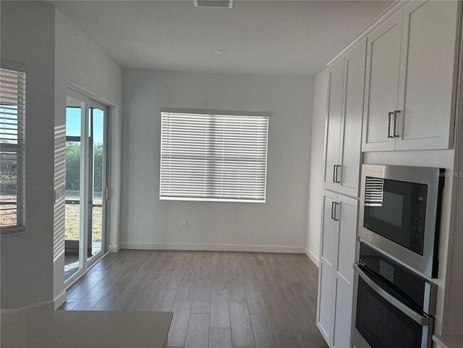 Building Photo - 7796 Lakes Edge Ln