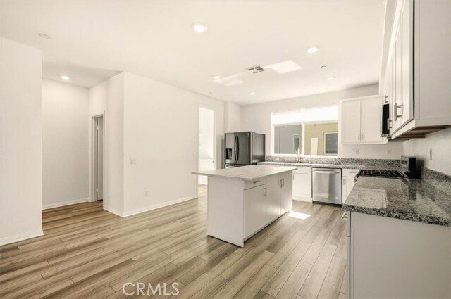 Building Photo - 14051 Diamond