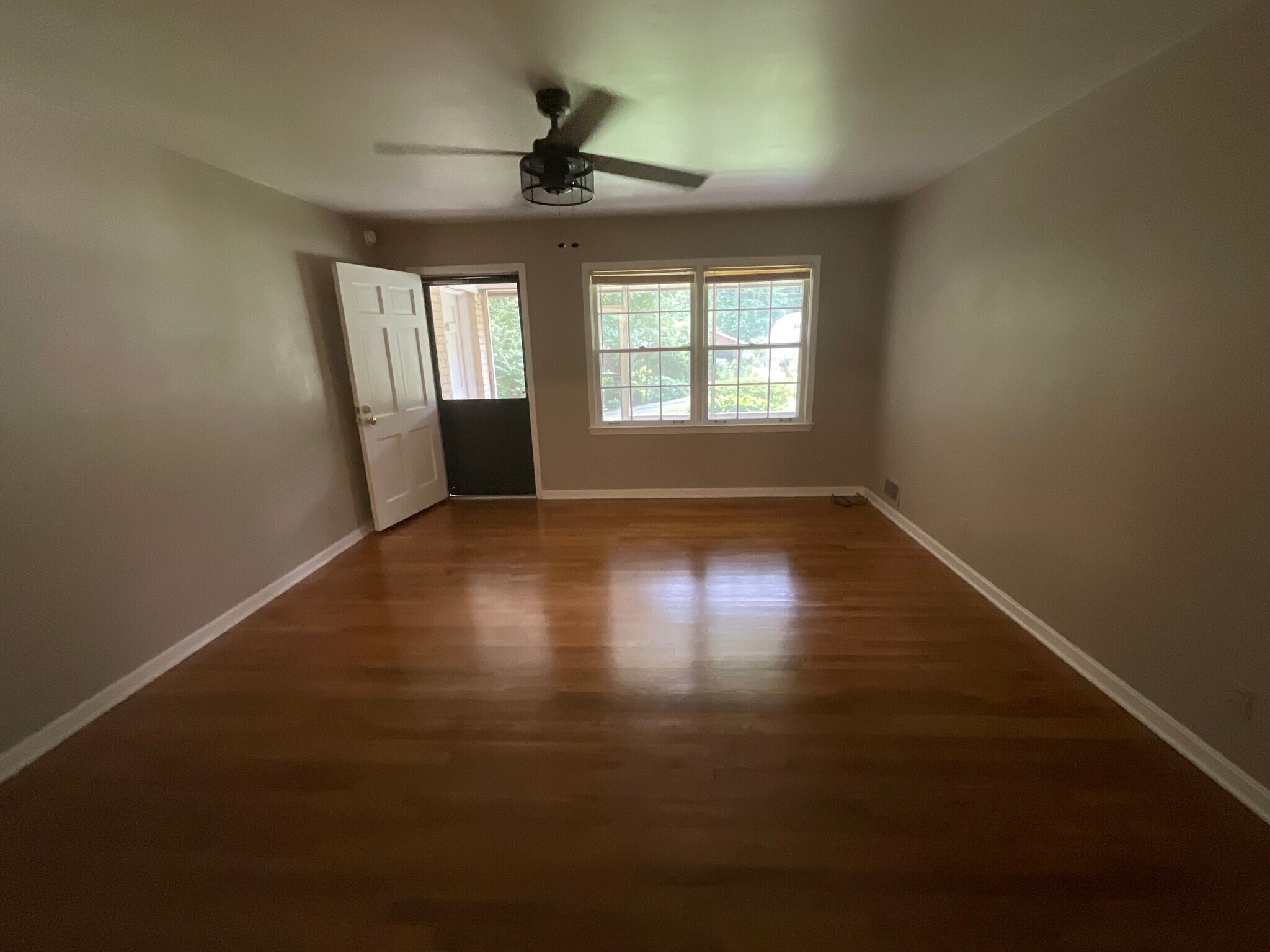 Building Photo - 1671 Glenwyck Pl