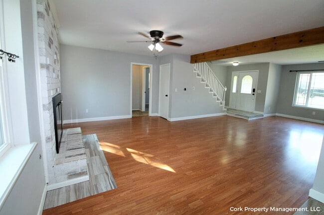 Building Photo - 609 Belle Air Ave