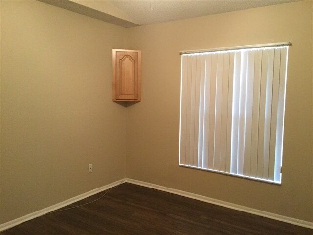 Building Photo - 317 McCoy Village Ct