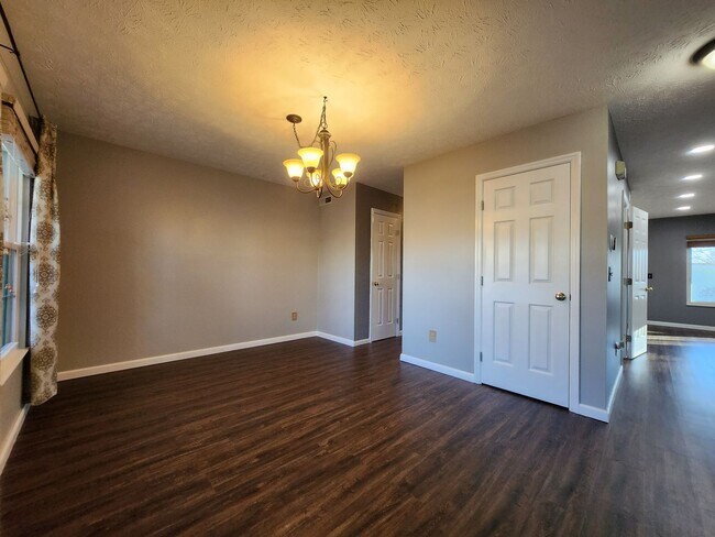 Building Photo - Beautiful 2-Story Home in Northmont School District