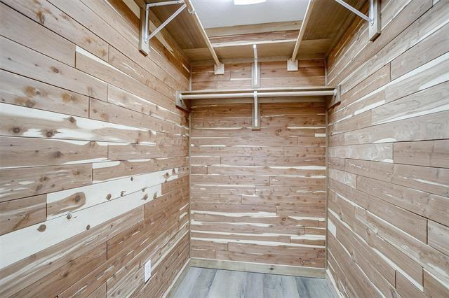 Building Photo - 208 N Val Verde