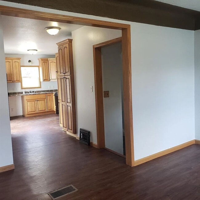 Building Photo - 2215 Falls Ave