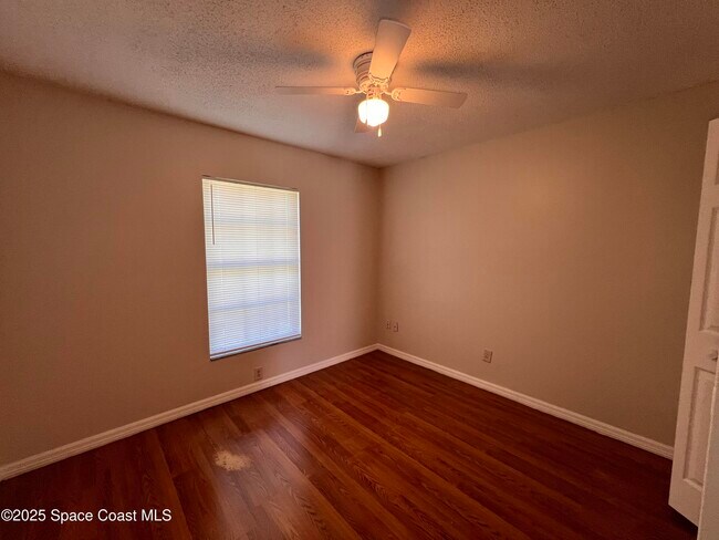 Building Photo - 399 Fluvia Ave SE