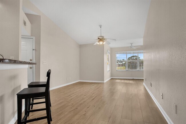 Building Photo - 12650 Vista Isles Dr