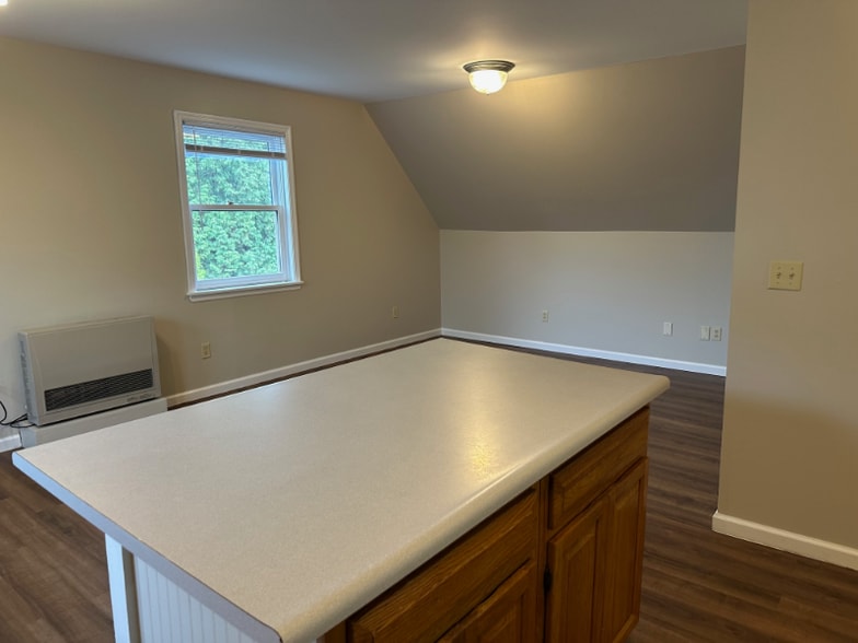 Building Photo - 2 Brickyard Rd