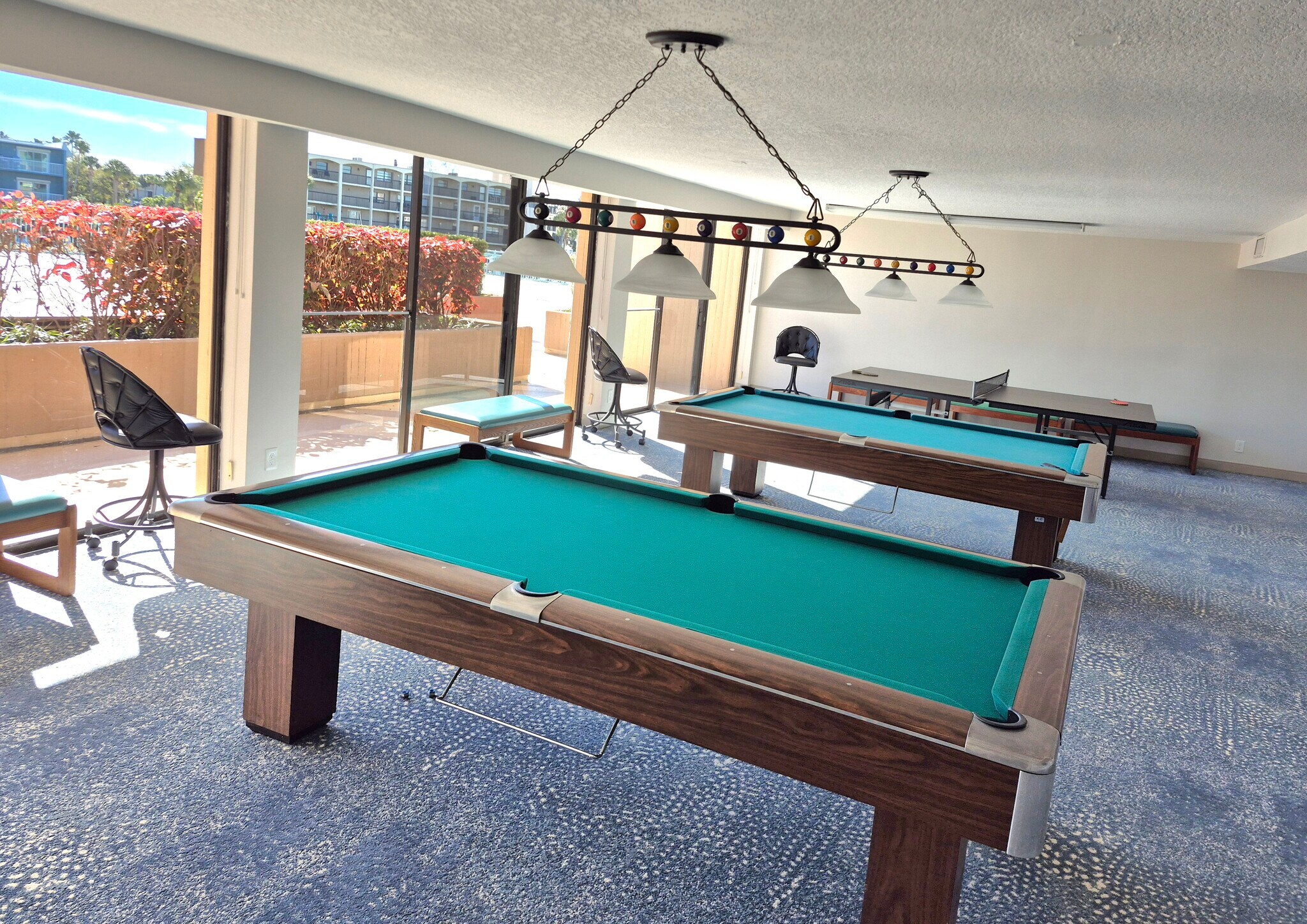 Building Photo - 1 Key Capri