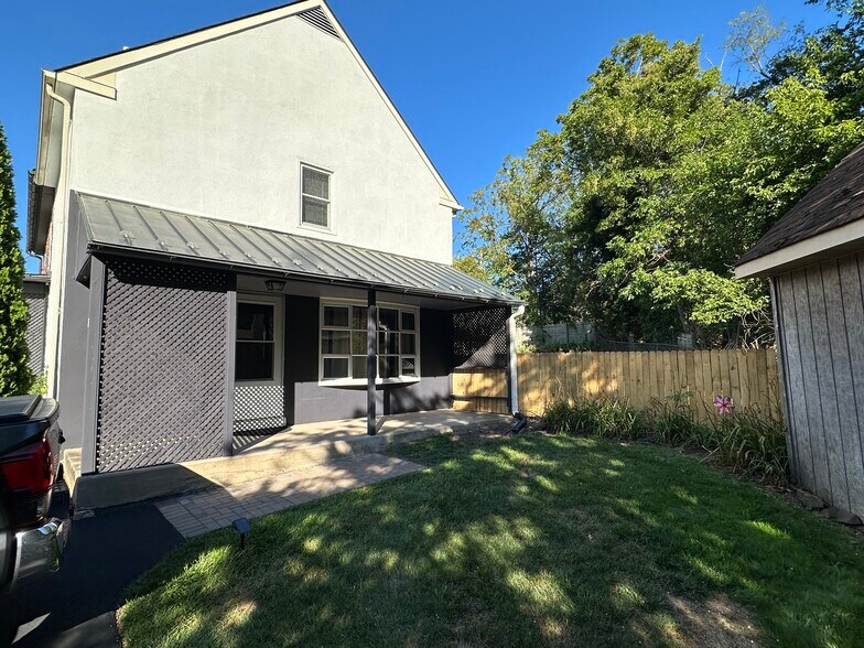 Apartment B - 1839 Lower State Rd