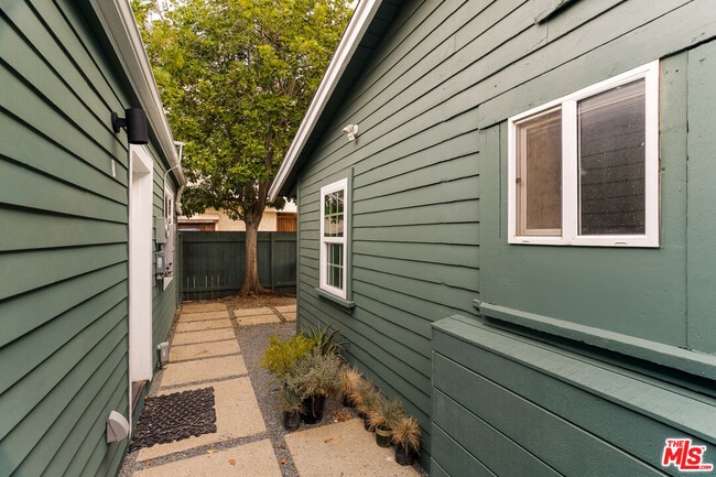 Building Photo - 126 Franklin Ct