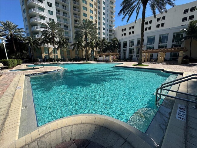 Building Photo - 1755 E Hallandale Beach Blvd