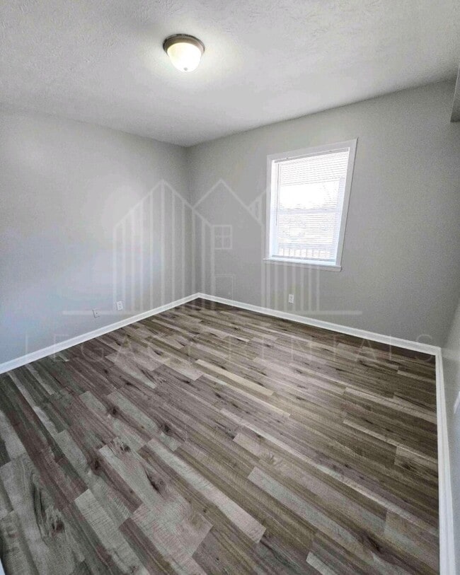 Building Photo - 107 Robbins Dr