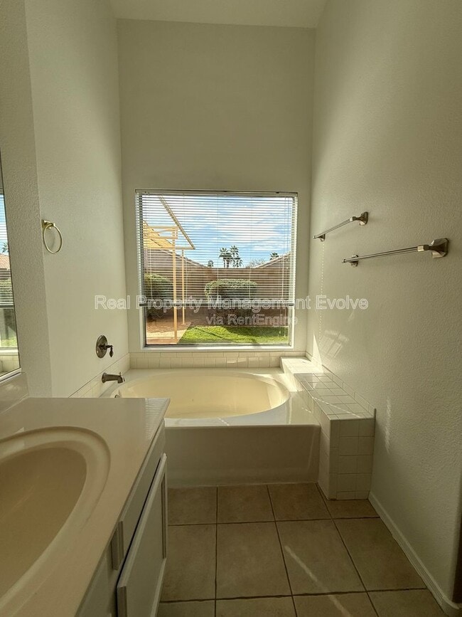 Building Photo - 4721 E Bighorn Ave