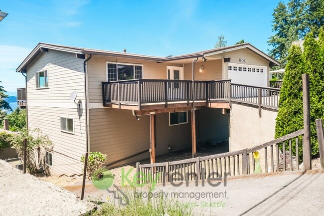 Building Photo - Versatile 5 Bedroom Retreat with Office and Outdoor Living in Burien