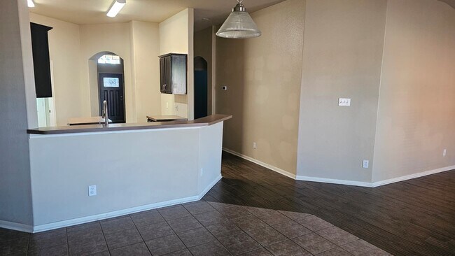 Building Photo - 5750 Ranch Prairie Tr