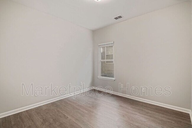 Building Photo - 9447 Brook Forest Cir