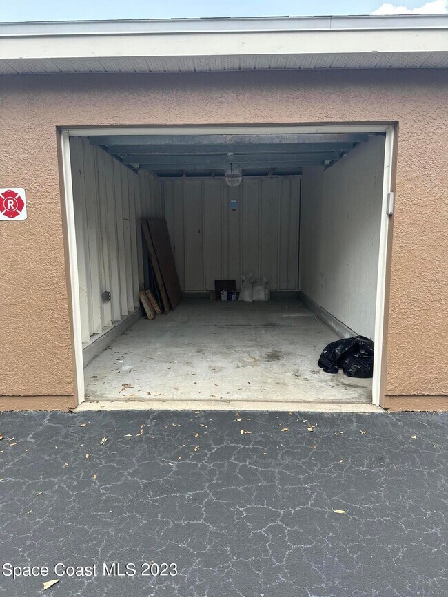 Building Photo - 1880 Long Iron Dr